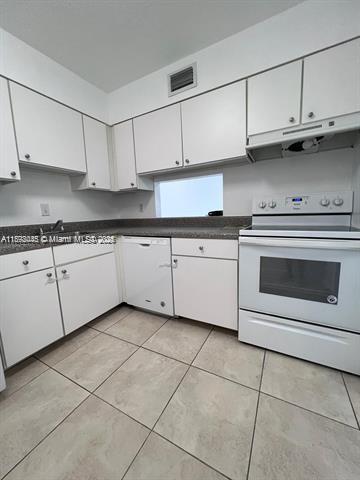 Building Photo - 4810 NW 79th Ave