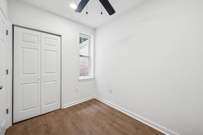 Building Photo - 2550 N Sartain St