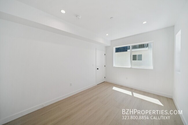 Building Photo - 5653 Case Ave