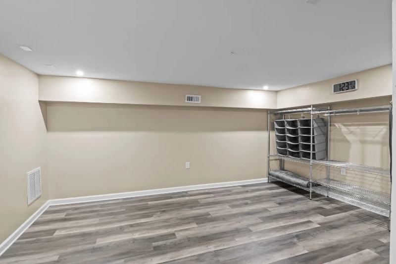 Building Photo - 307 Church St