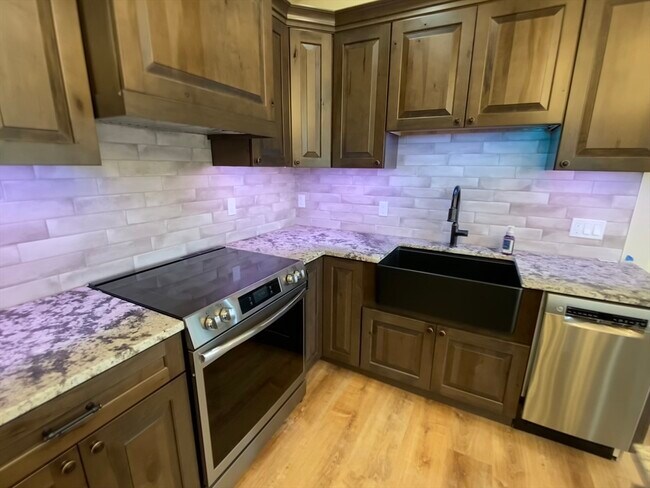 Building Photo - 80 Foster St