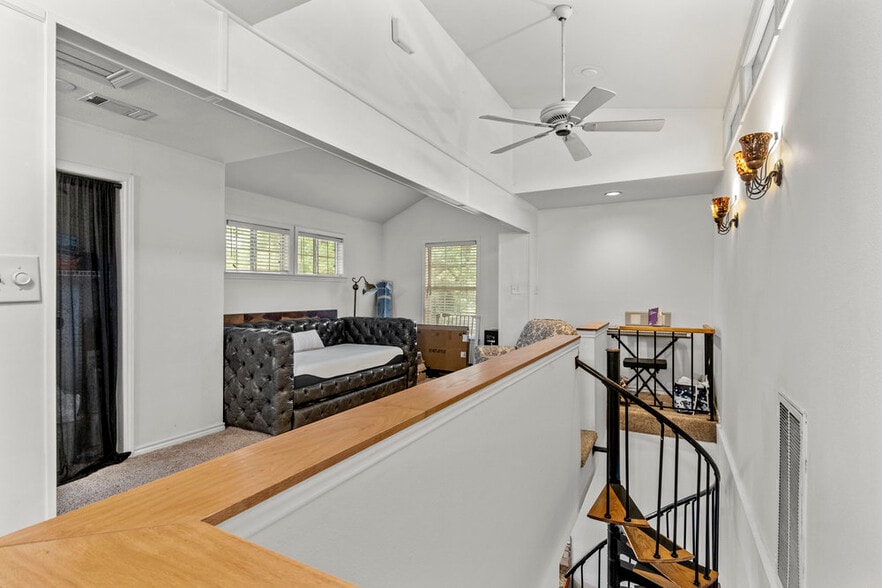 Building Photo - 2204 Forest Trail