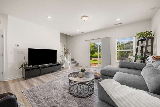 Building Photo - "Charming 3-Bed Townhouse with Granite Touches & Garage in Concord!"