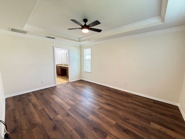 Building Photo - Spacious Groveland Home