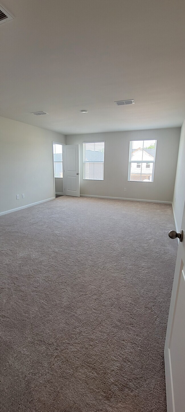 Building Photo - 5147 Downhaul Dr