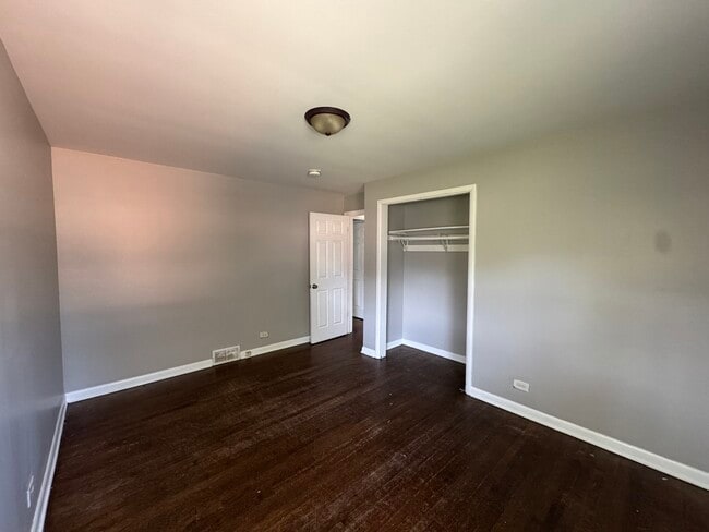 Building Photo - 15125 East End Ave