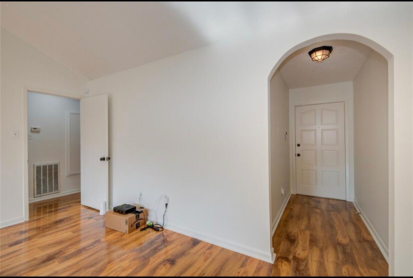 Building Photo - 15811 Boonridge Rd