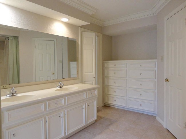 Building Photo - 6618 Preston Trail Dr