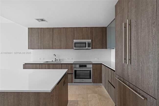 Building Photo - 88 SW 7th St