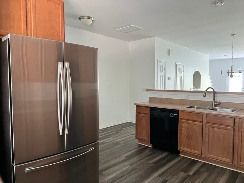 Building Photo - 5580 Farm House Trl