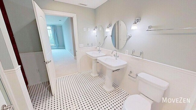 Building Photo - 710 Independence Pl