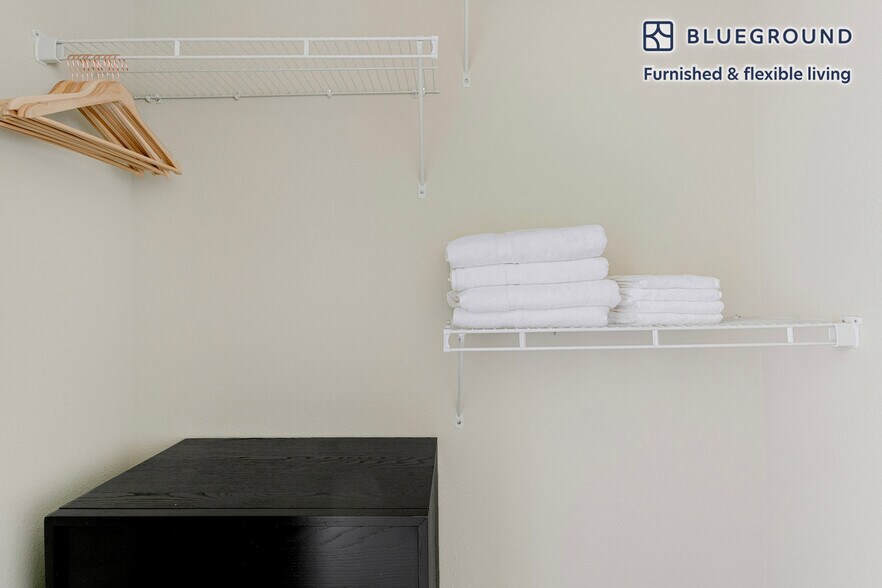 Building Photo - 501 Murphy Ranch Rd