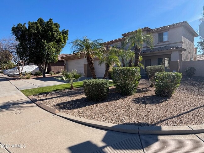 Building Photo - 12849 W Weldon Ave