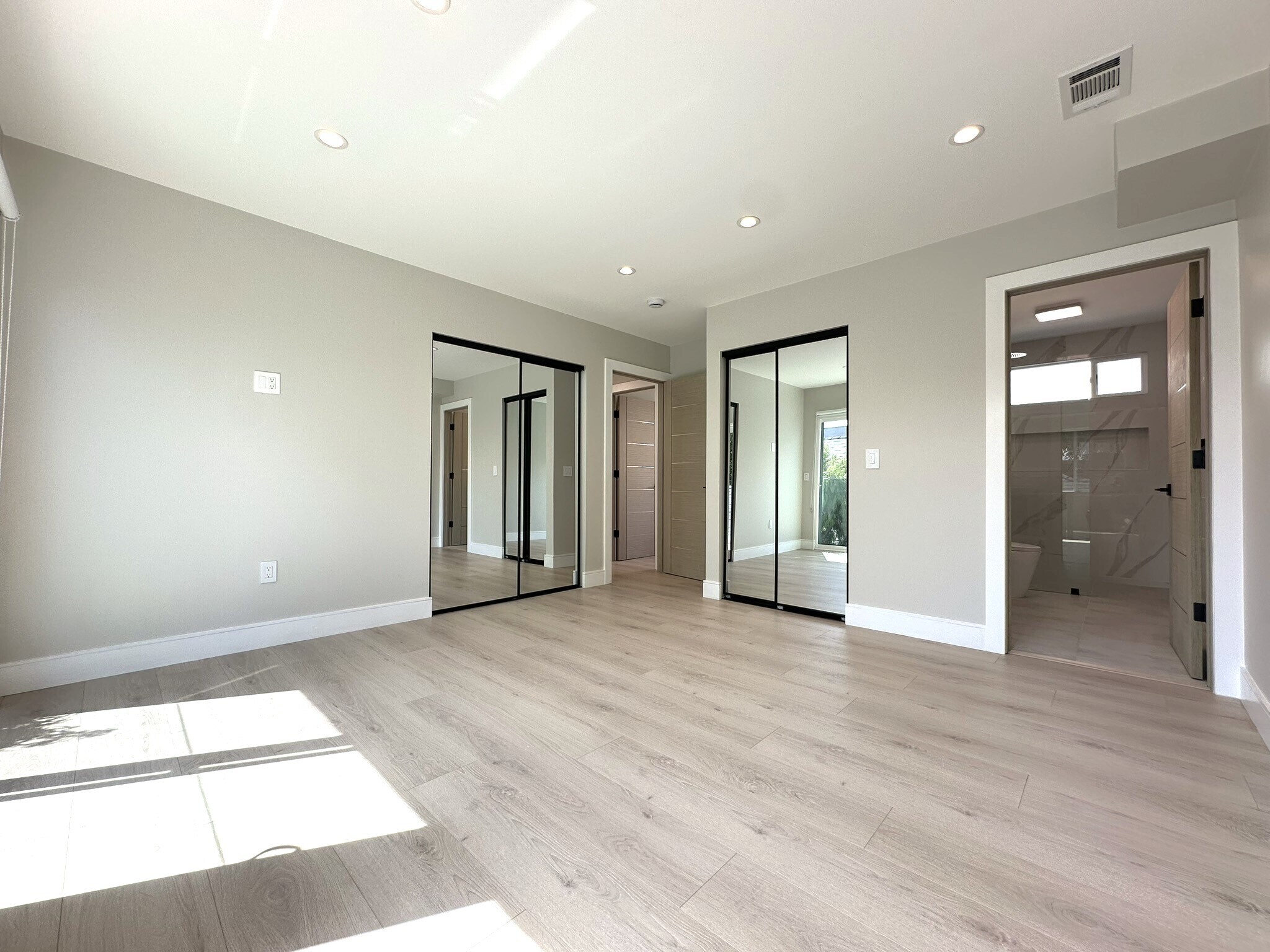 Building Photo - 38 Paloma Ave