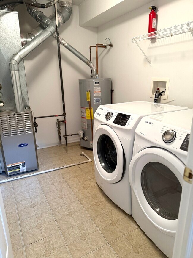 Building Photo - 2419 Oakfield Ct