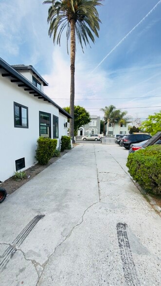 Building Photo - 1162 E 46th St