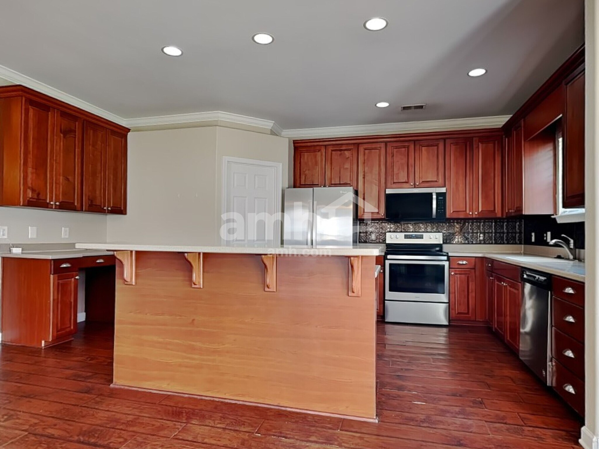 Building Photo - 132 Pine View Xing