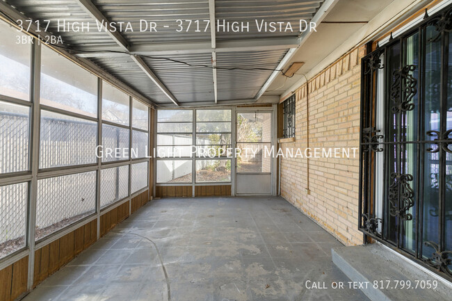 Building Photo - 3717 High Vista Dr