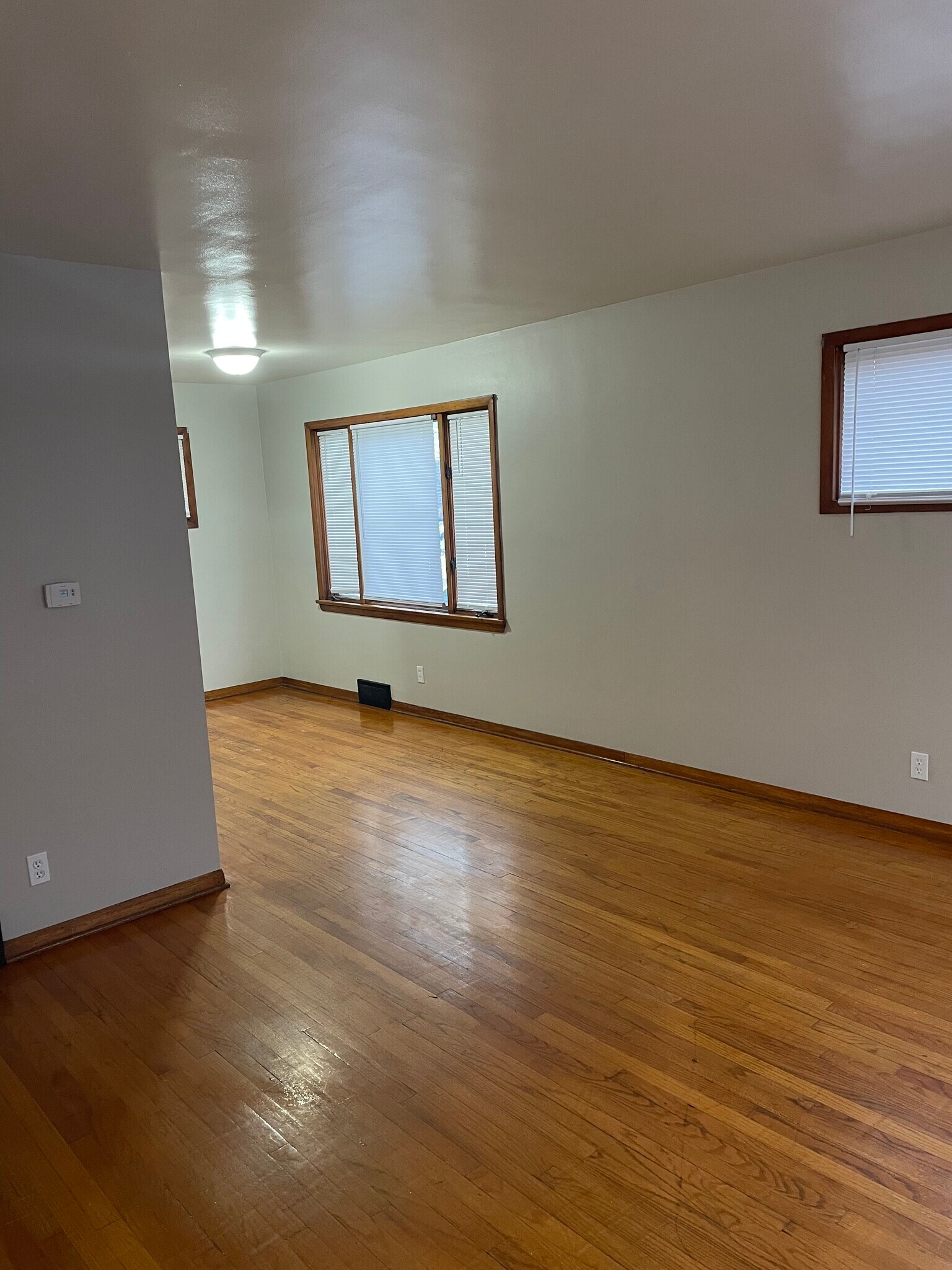 Building Photo - 1396 Goodyear Blvd