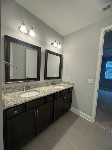 Building Photo - 3064 Flowing Creek Dr