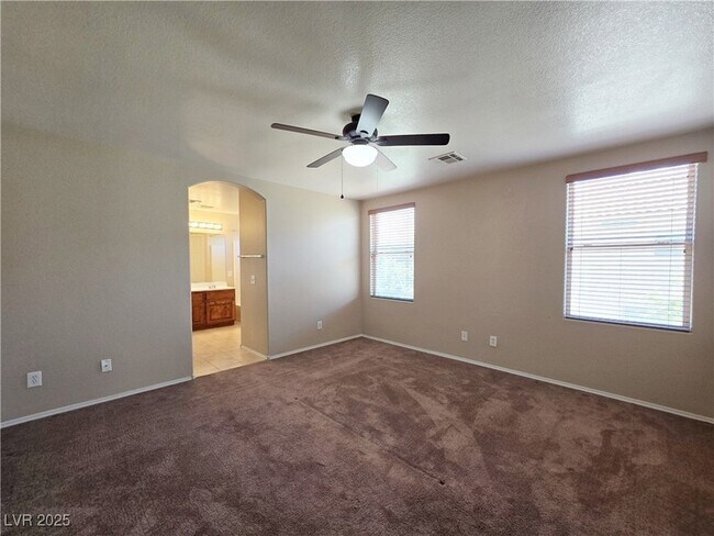 Building Photo - 5431 W Hasley Canyon Ave
