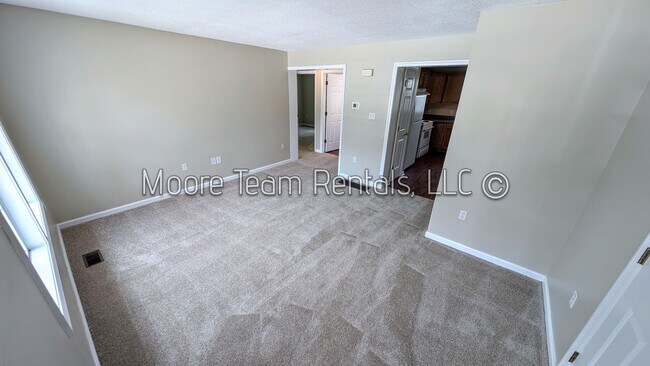 Building Photo - 1105 Maple St