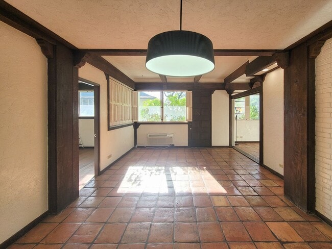 Building Photo - Ground Floor Unit at The Pleasanton! - 2BR...