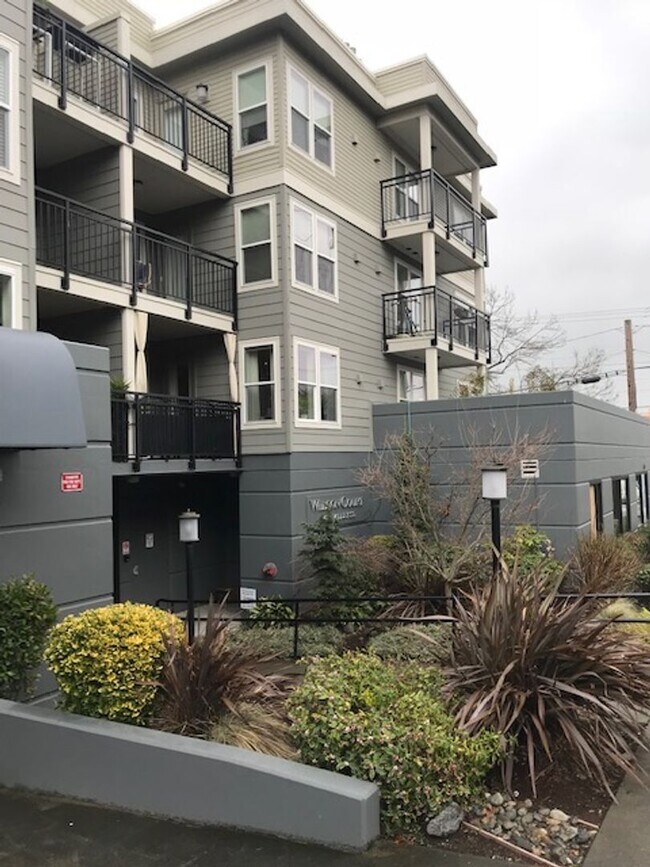 Building Photo - Contemporary Queen Anne Studio in Phenomenal Location!!!