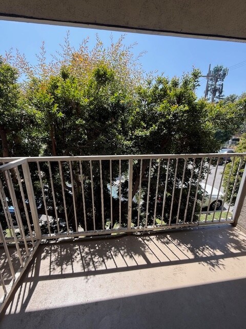 Balcony off living room - 10481 Riverside Dr