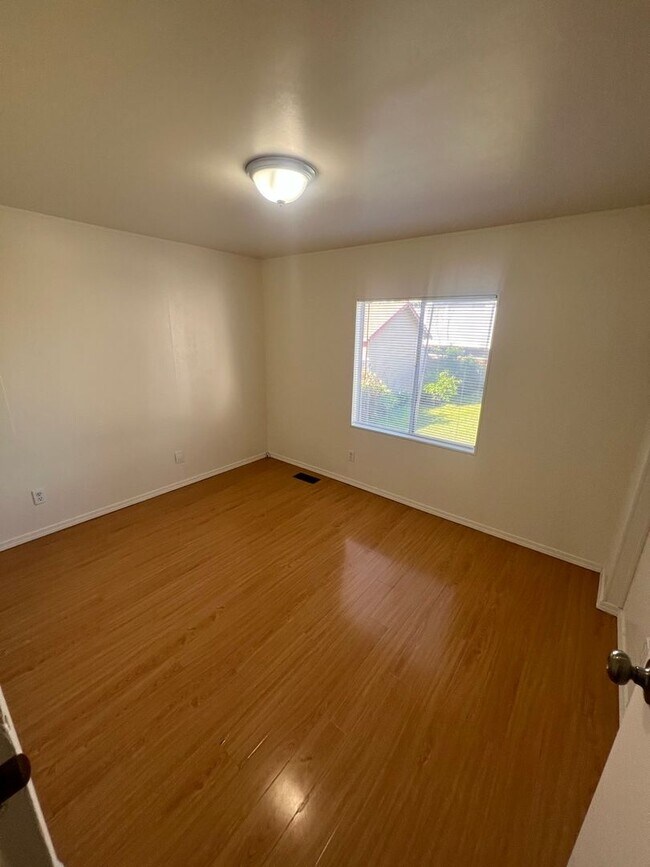 Building Photo - Spacious 4-Bed, 2-Bath Home in Whittier