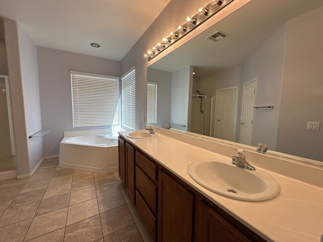Building Photo - 9133 Dorrell Ln