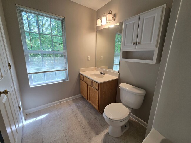 Building Photo - Charming Townhome in Established South Dur...
