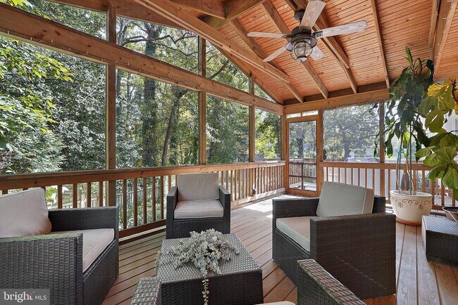 Building Photo - 9123 Cherrytree Dr