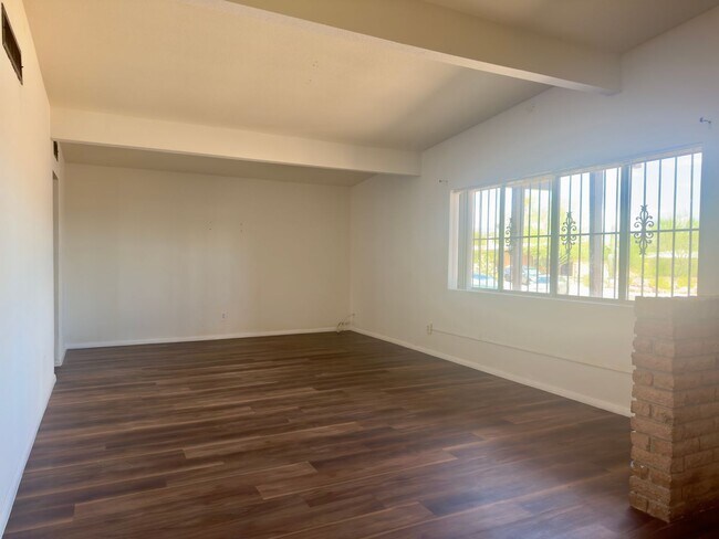 Building Photo - Eastside home- 4 bedroom/ 2 bathrooms, pool and large backyard