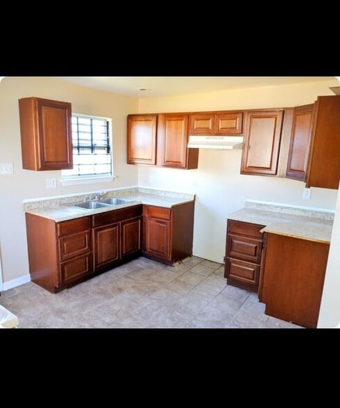 Primary Photo - 1330 Alabo St