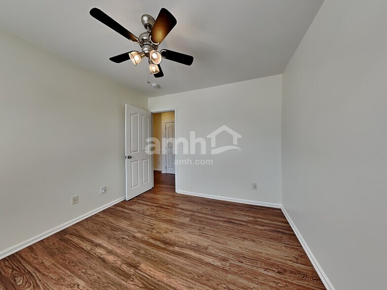 Building Photo - 2405 Joshua Ln