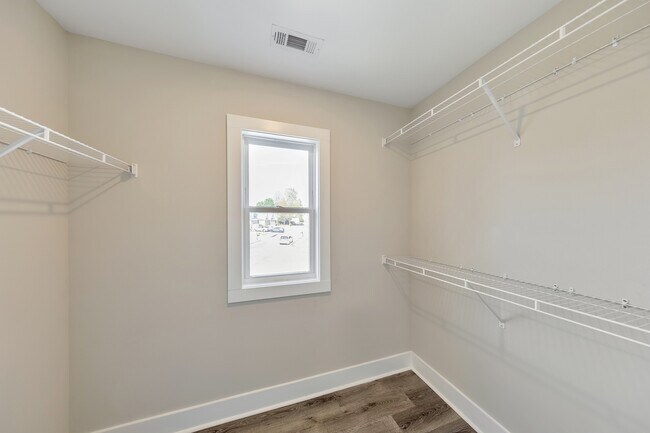 Building Photo - 336 Nobleman Way