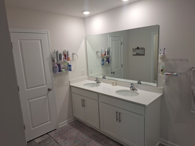 Building Photo - Delightful Four Bedroom Home Approximately...