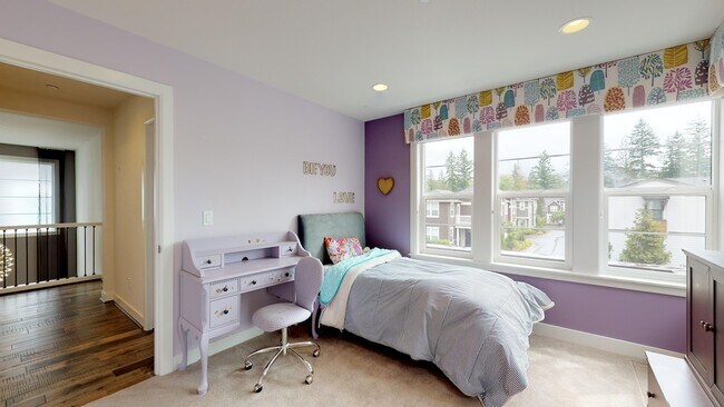 Building Photo - Issaquah highlands 5 bedroom plus Den and 5.5 bathroom newer home with a lot of amenities!!!  A m...