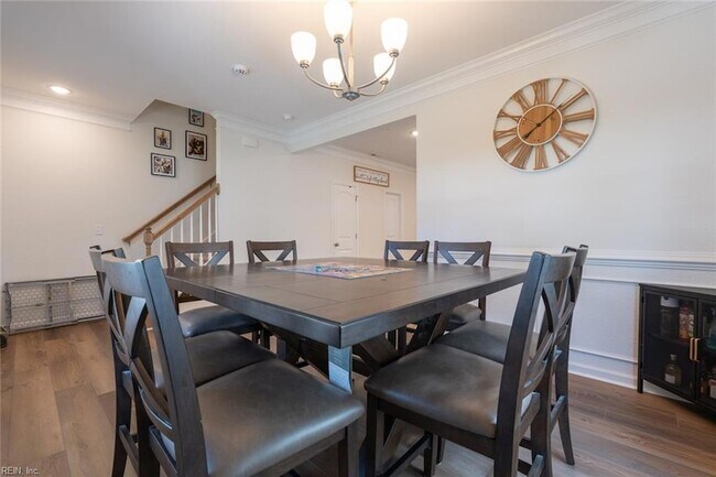 Building Photo - 1536 Beekman St