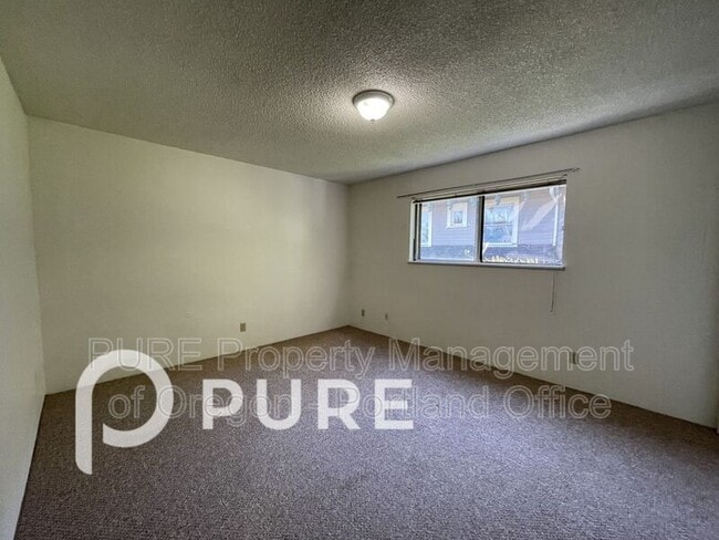 Building Photo - 2649 NE Wasco St