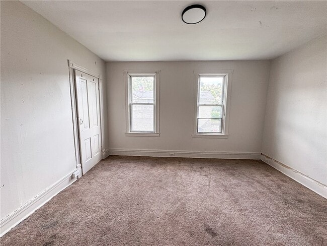 Building Photo - 310 27th St