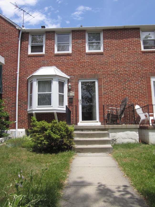 Building Photo - 1622 Hardwick Rd