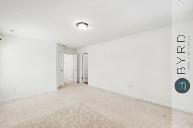Building Photo - 16921 Thornapple Run