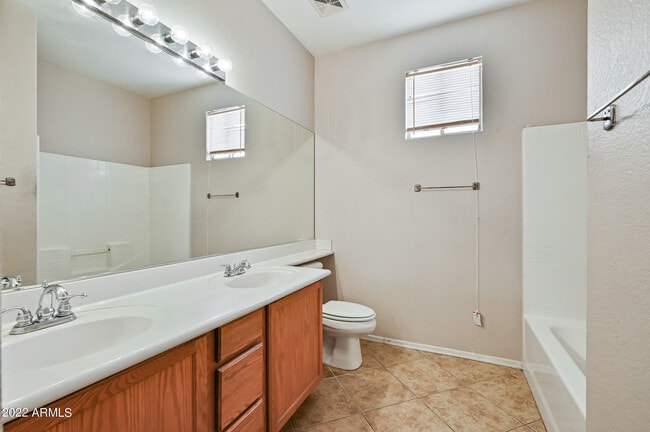 Building Photo - 1525 W St Kateri Dr