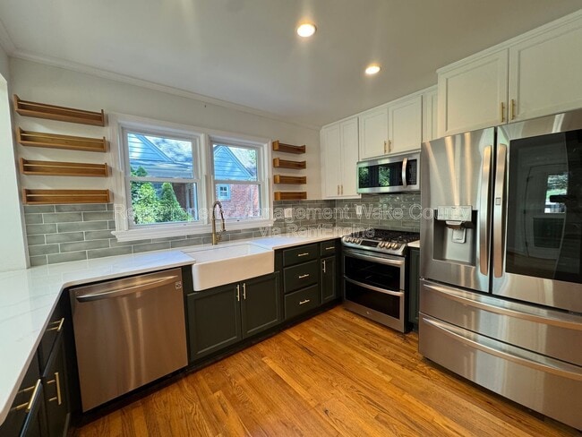 Building Photo - 3018 Medlin Dr