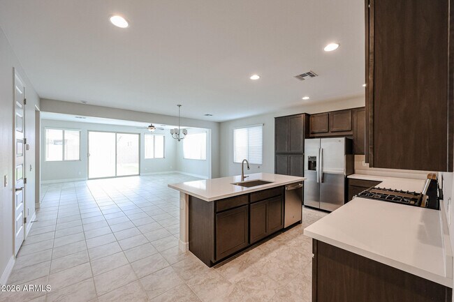 Building Photo - 14770 W Smoketree Dr