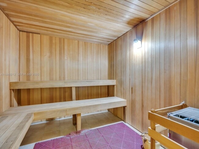 Building Photo - 1861 NW S River Dr