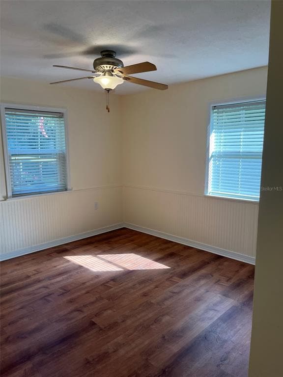 Building Photo - 122 NE 37th Terrace