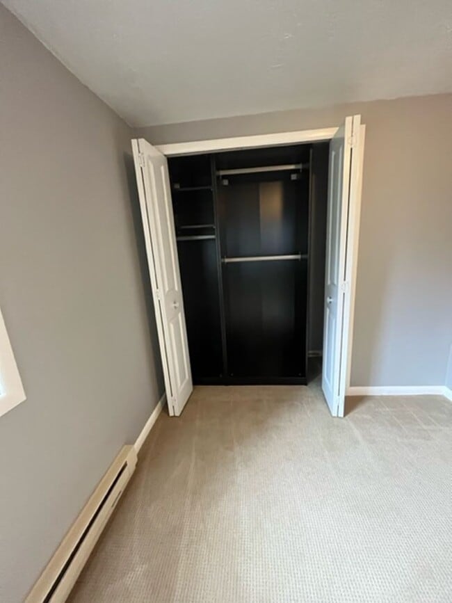 Building Photo - Charming one level 2 bedroom 1 bath house ...